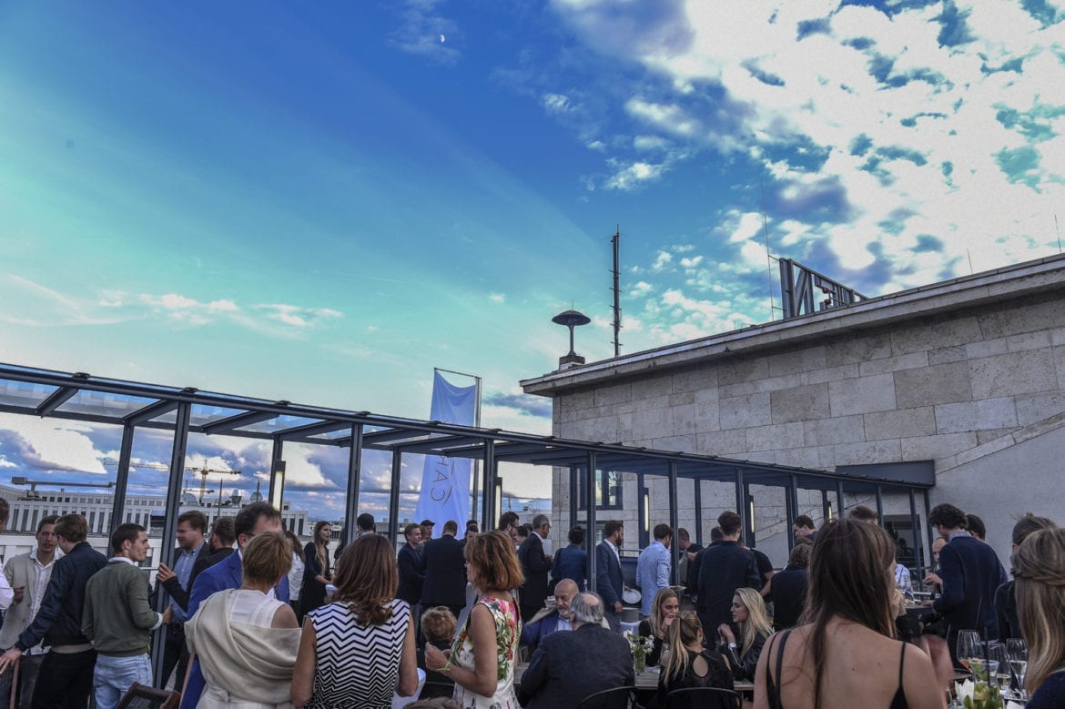 CarVia Autovermietung Opening Party Dachterrasse
