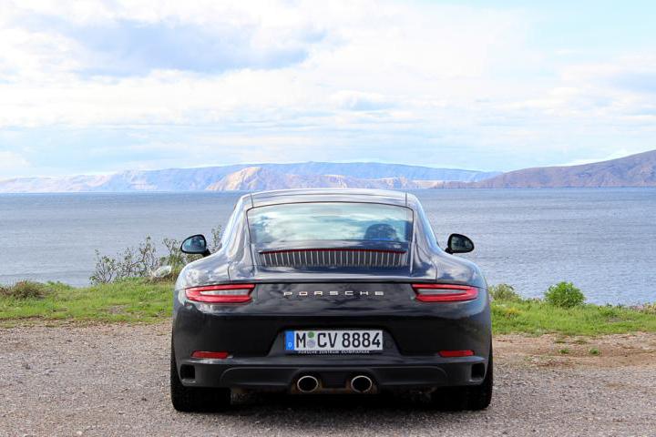 Porsche 911 Roadtrip