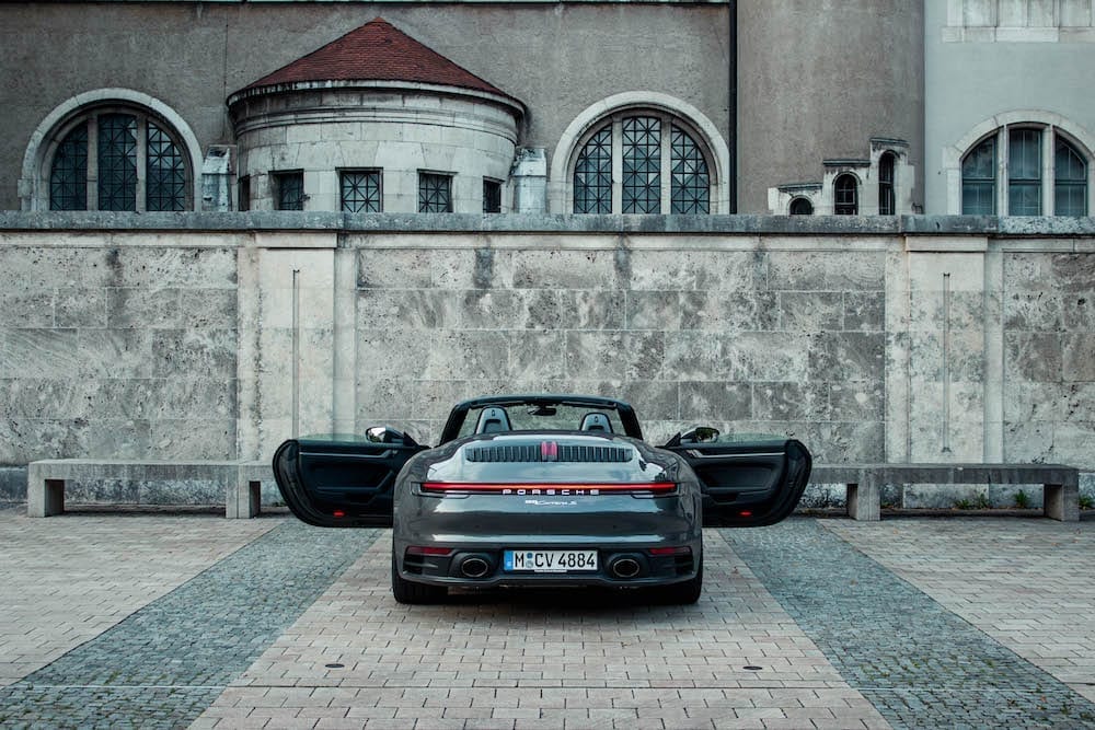 Porsche-911-Carrea-s-cabrio-hinten-durchgezogene-led