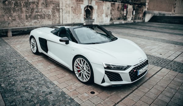 Audi R8 selber fahren und mieten