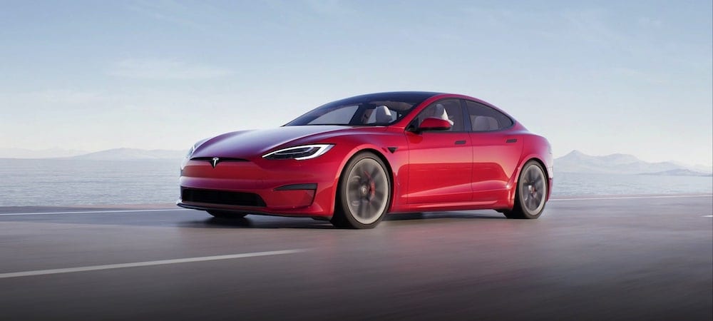 Tesla Model S in rot