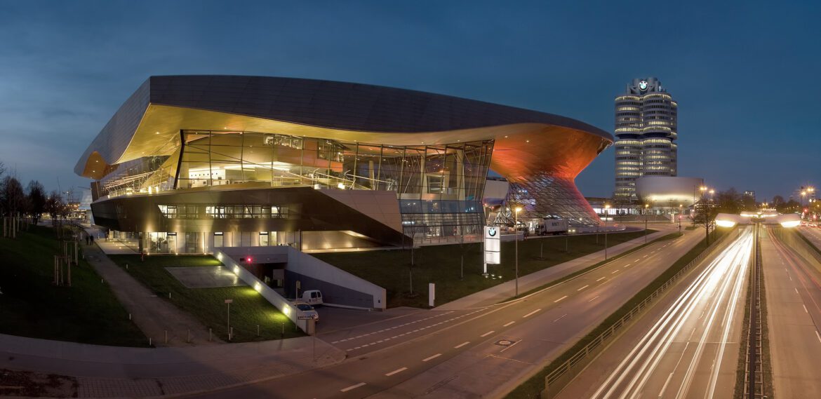 Carvia x BMW Welt Driven by Freude Hero