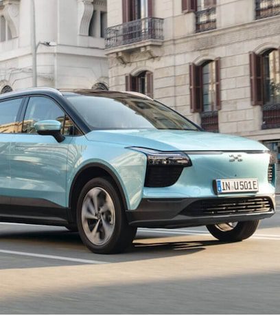 der aiways u5 in hellblau