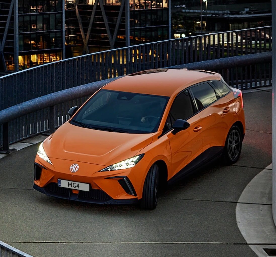der mg4 electric in orange